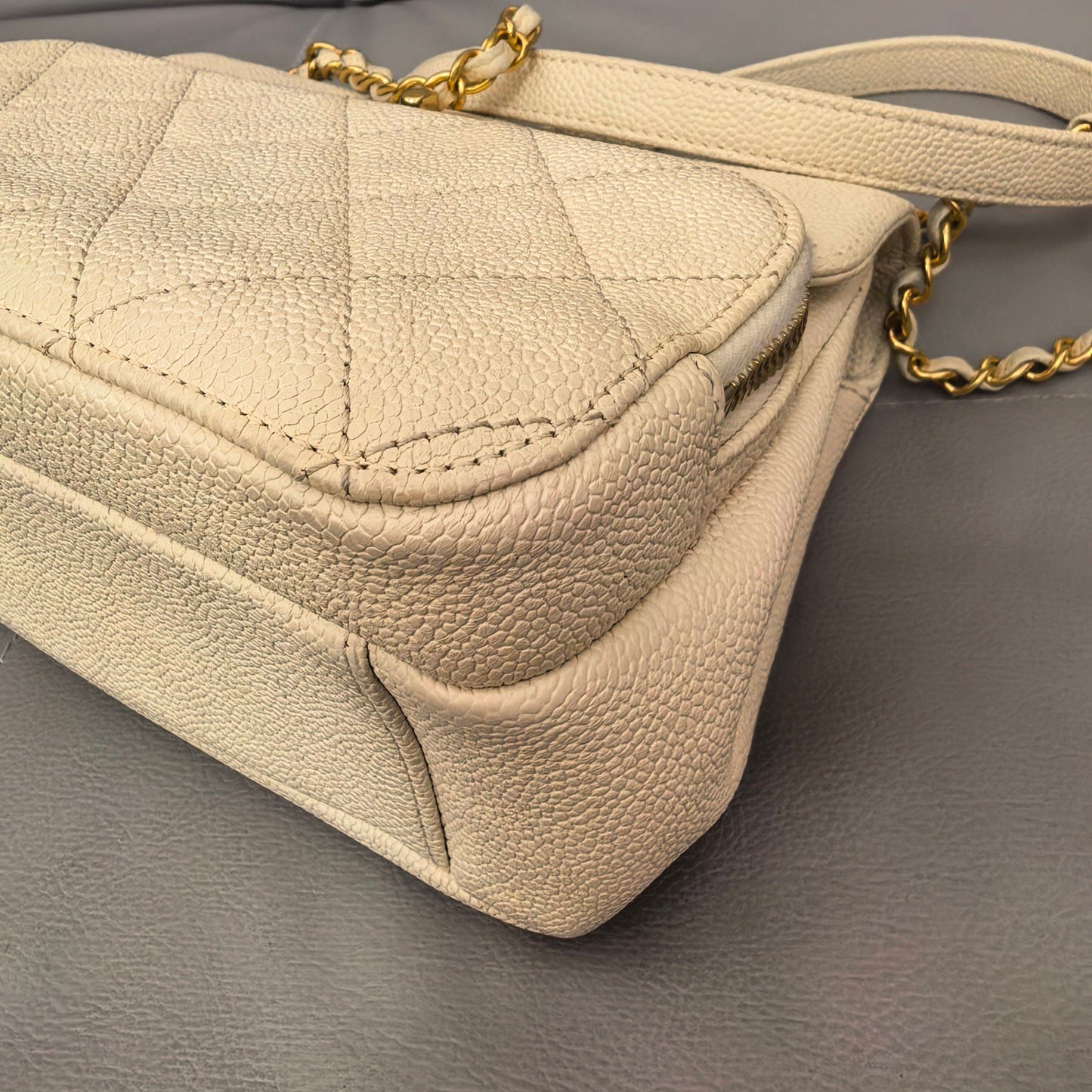 Chanel - Other - Leather - Beige - (medium)