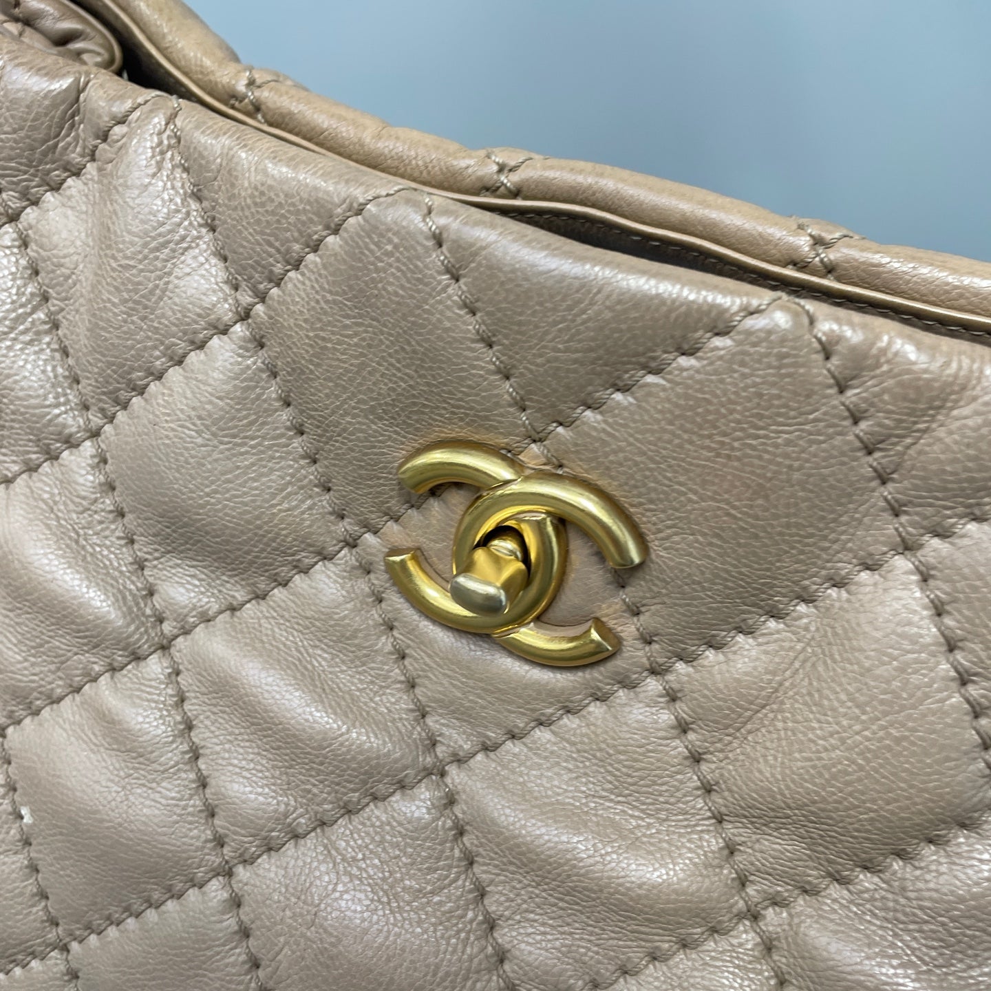 Chanel - Other - Leather - Beige - (medium)