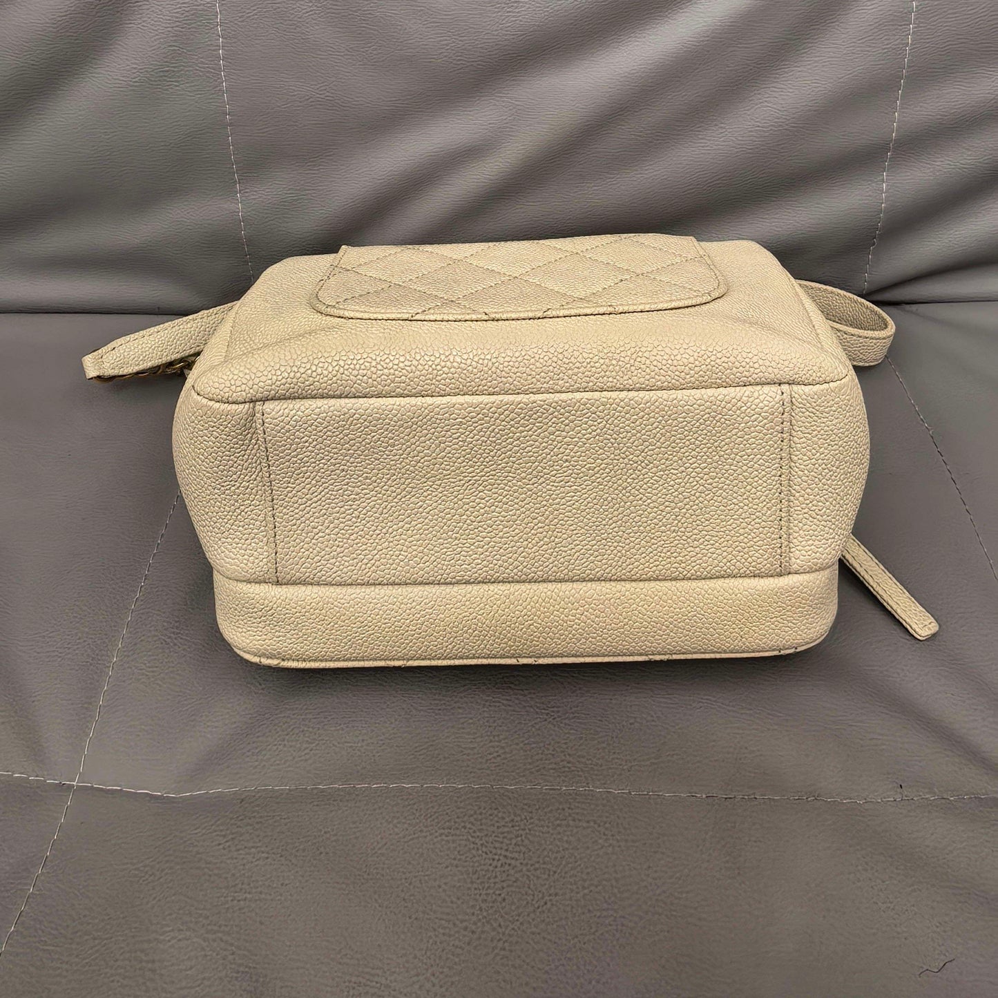 Chanel - Other - Leather - Beige - (medium)