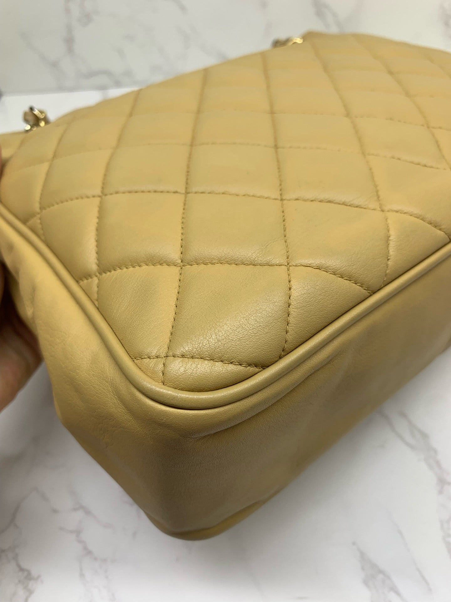 Chanel - Other - Leather - Beige - (medium)
