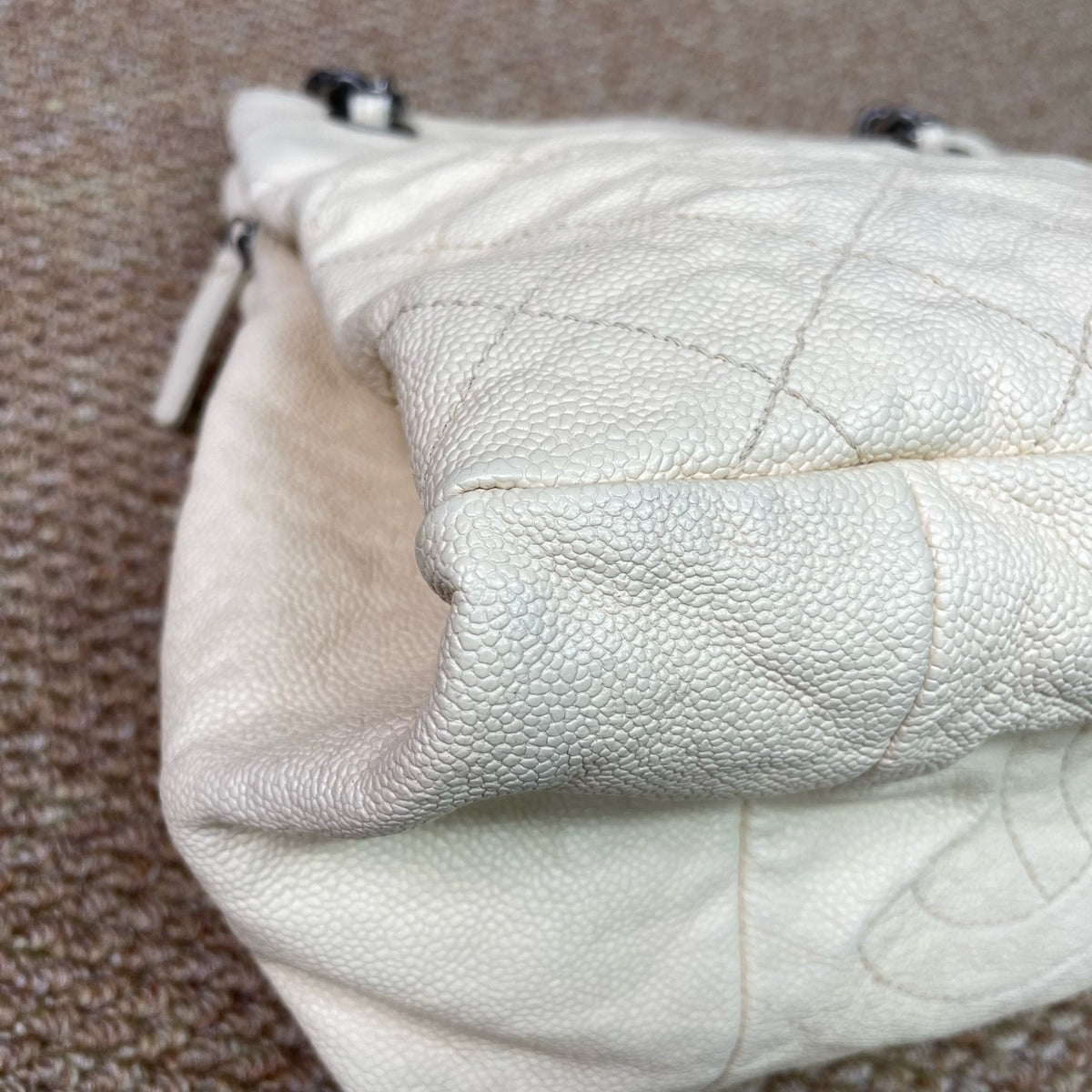 Chanel - Other - Leather - Beige - (Medium)