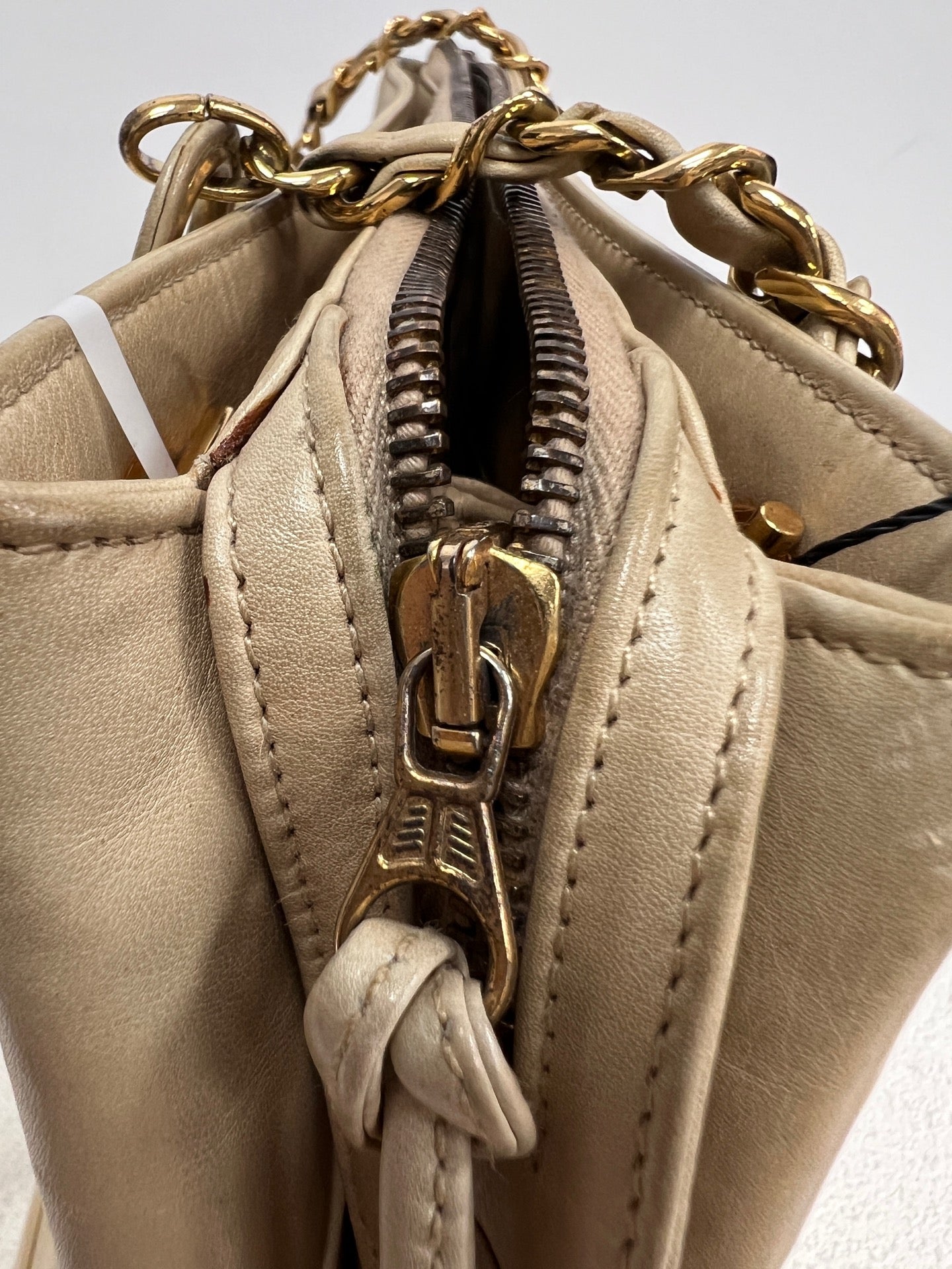 Chanel - Other - Leather - Beige - (medium)