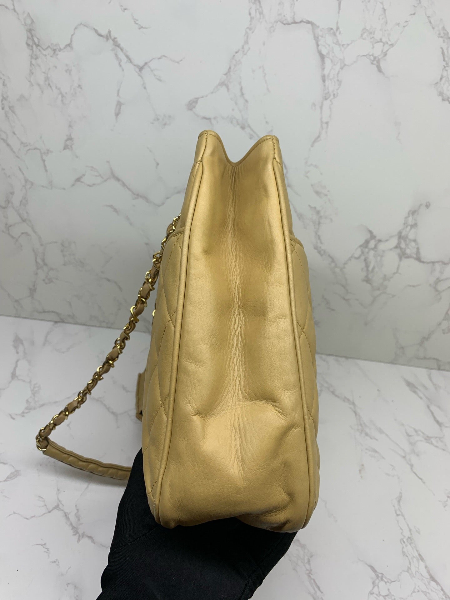 Chanel - Other - Leather - Beige - (medium)