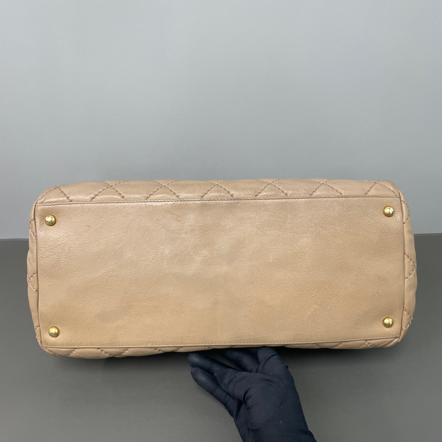 Chanel - Other - Leather - Beige - (medium)