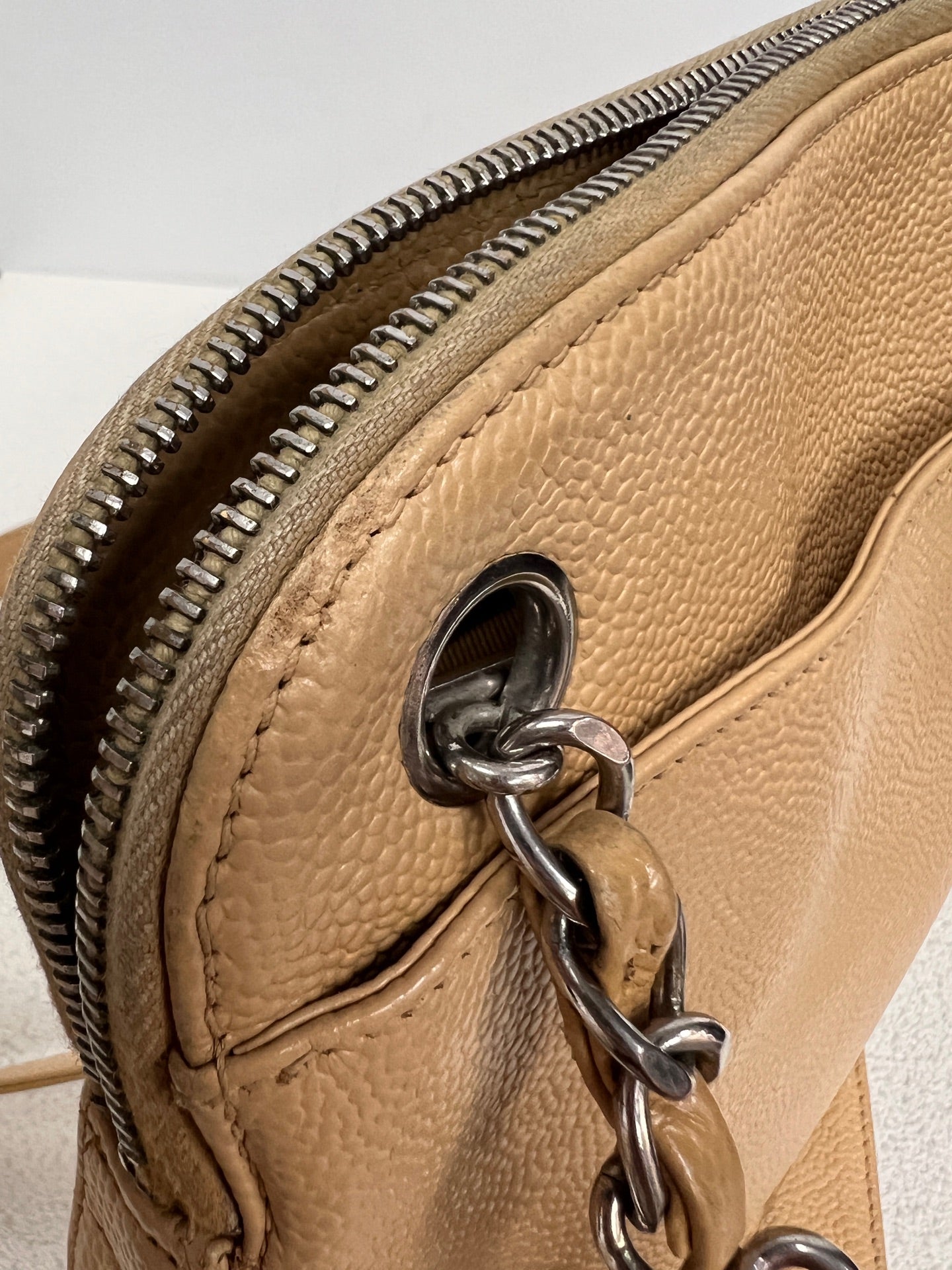 Chanel - Other - Leather - Beige - (medium)