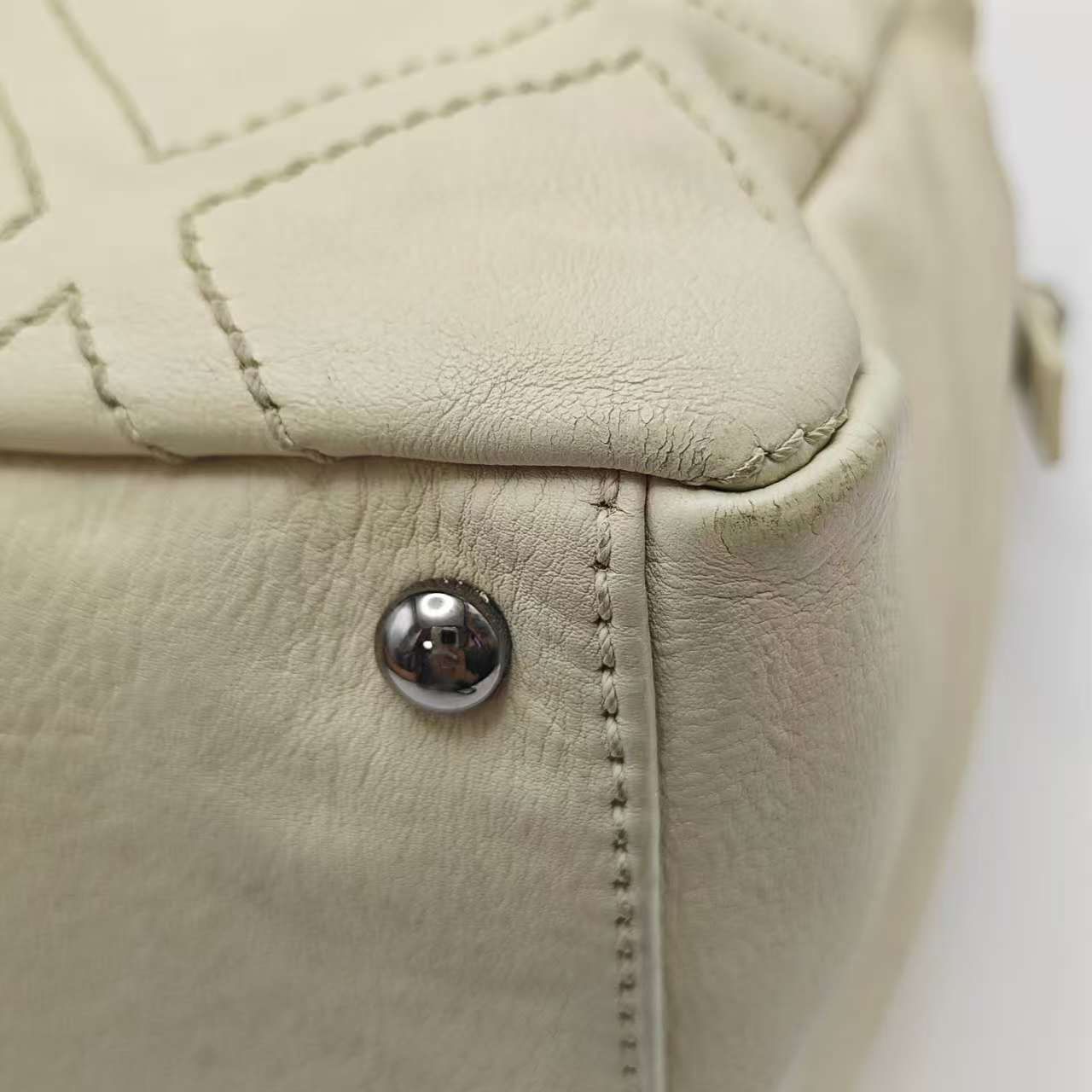 Chanel - Other - Leather - Beige - (medium)