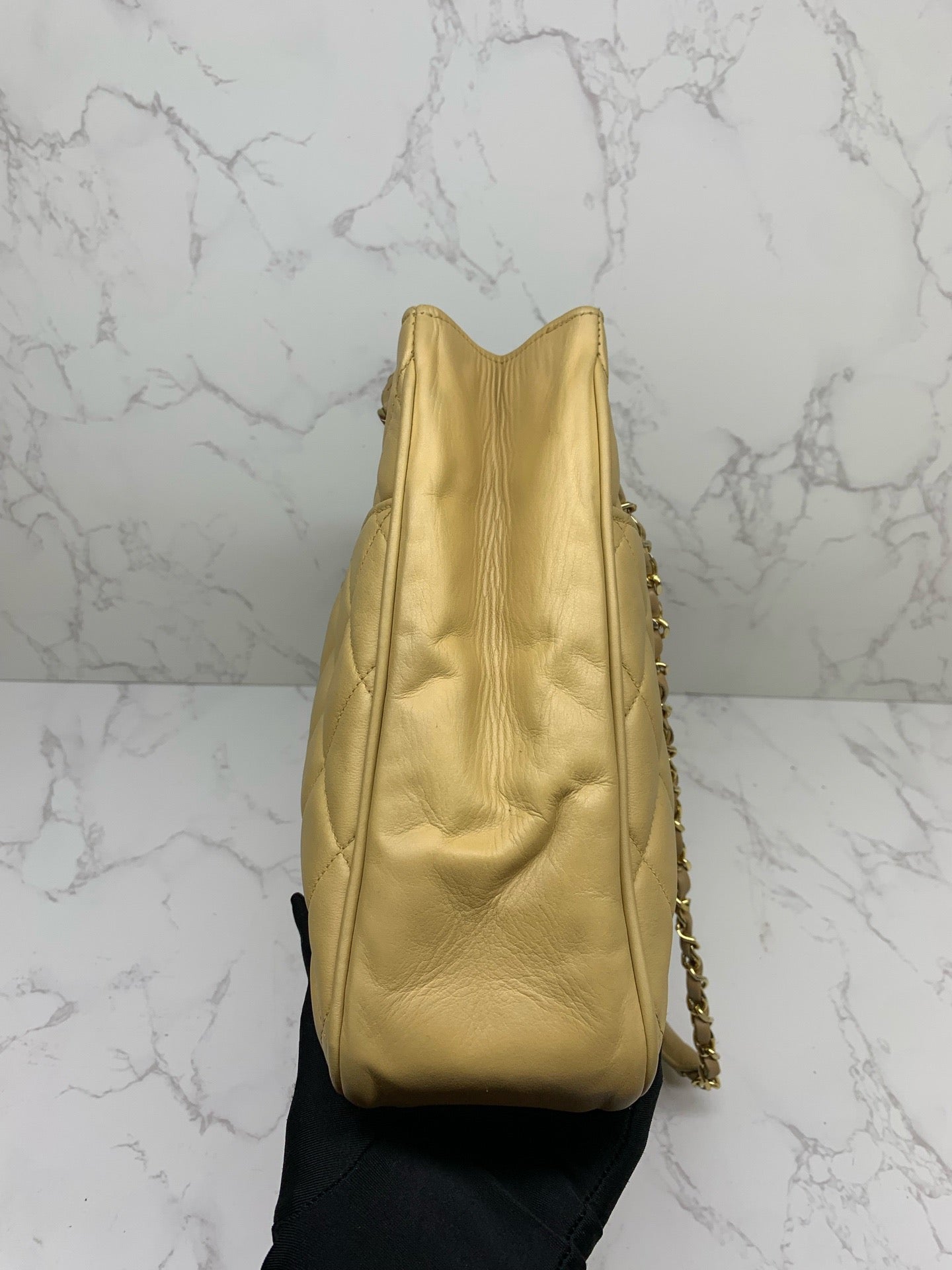 Chanel - Other - Leather - Beige - (medium)