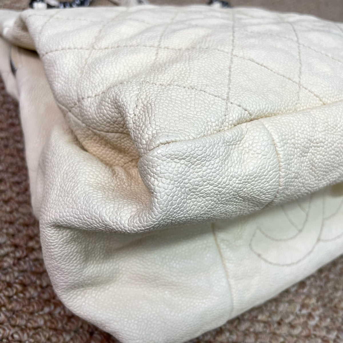 Chanel - Other - Leather - Beige - (Medium)