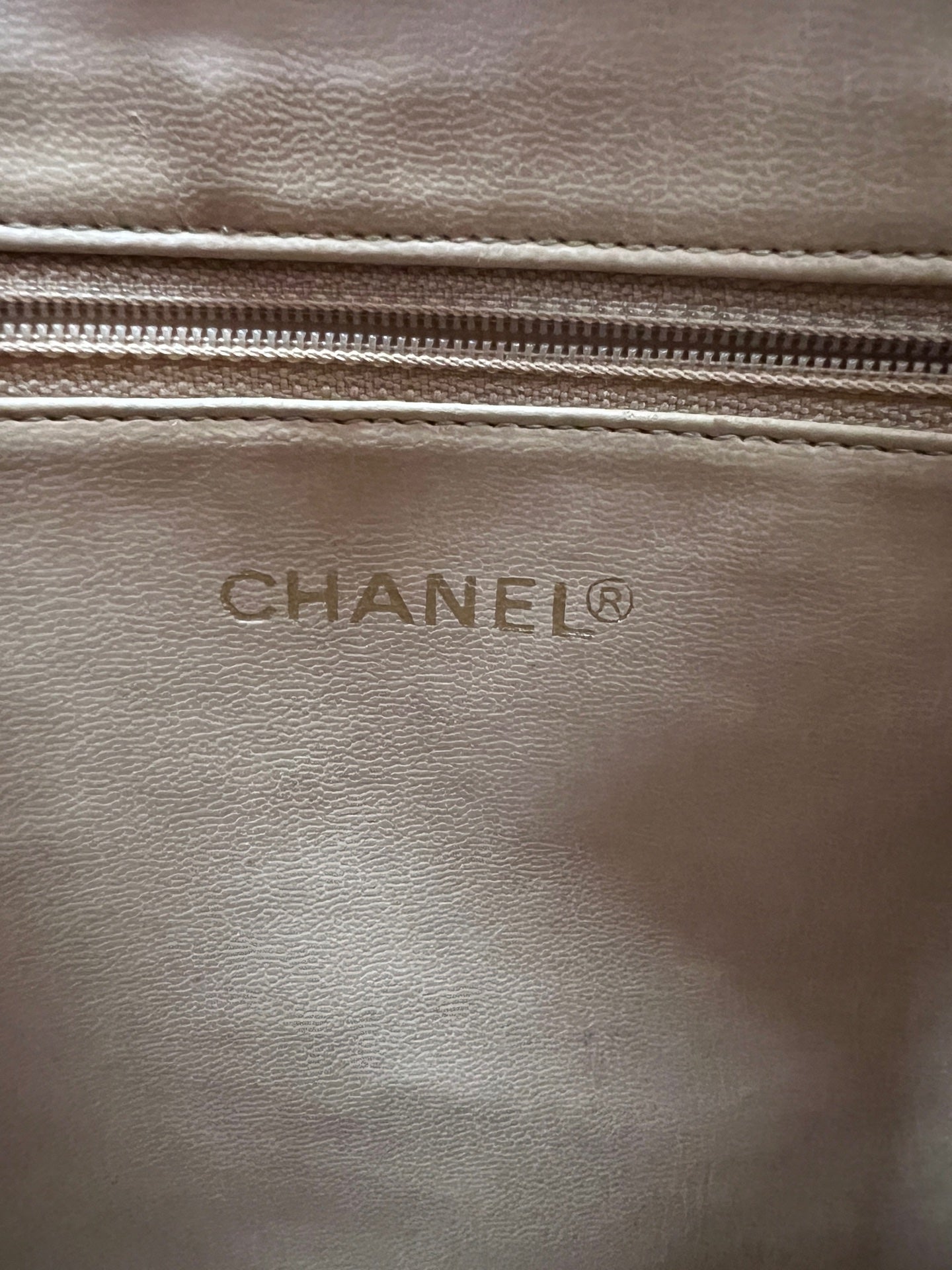 Chanel - Other - Leather - Beige - (medium)