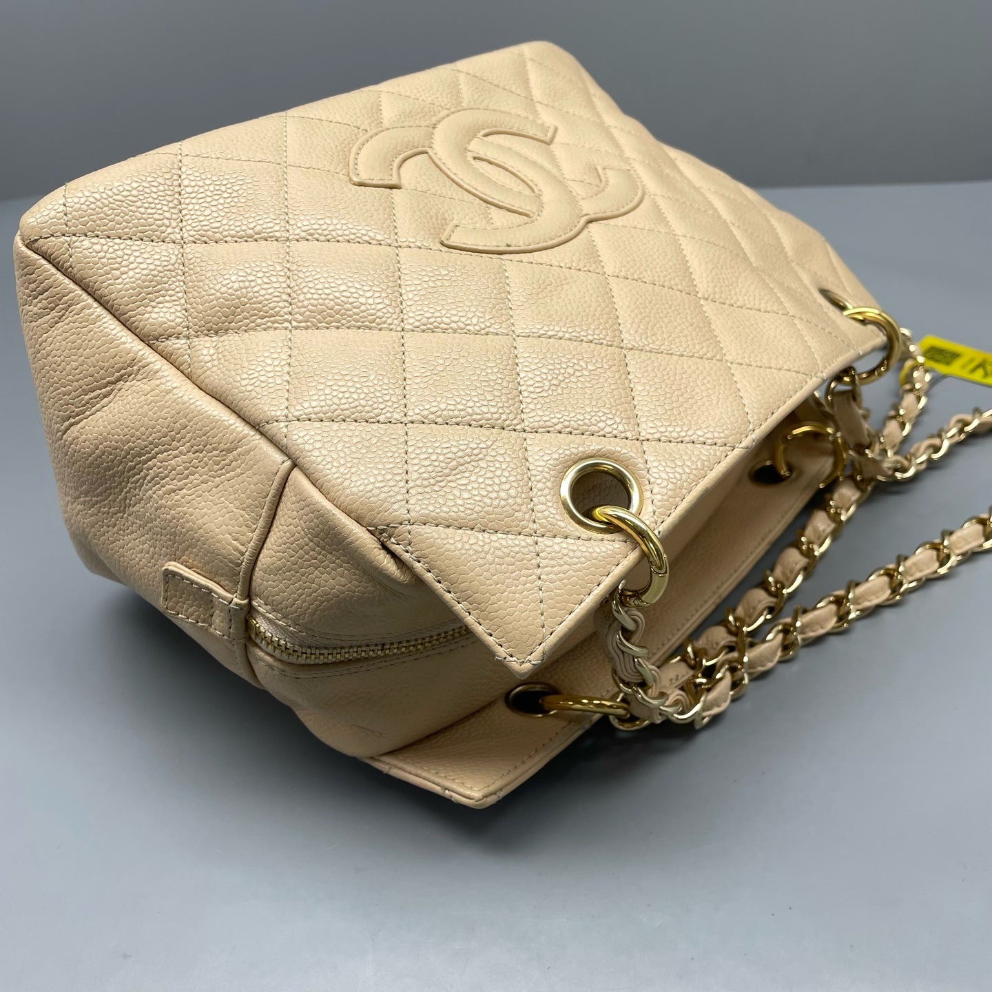 Chanel - Other - Leather - Beige - (medium)