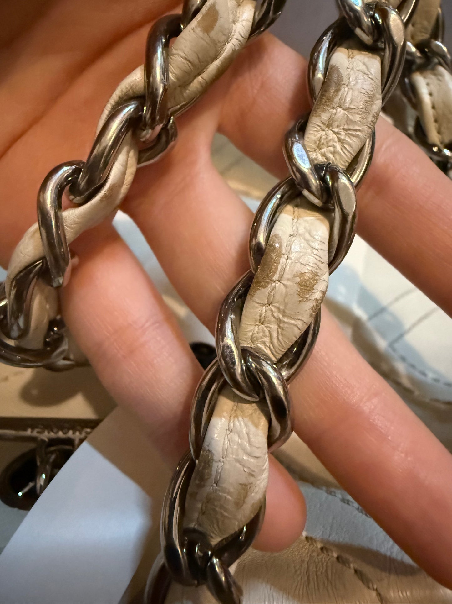 Chanel - Other - Leather - Beige - (medium)