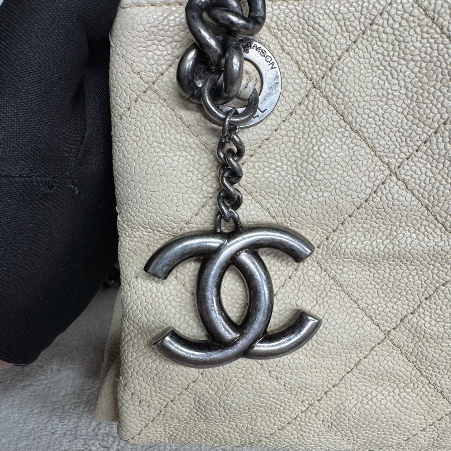 Chanel - Other - Leather - Beige - (Medium)