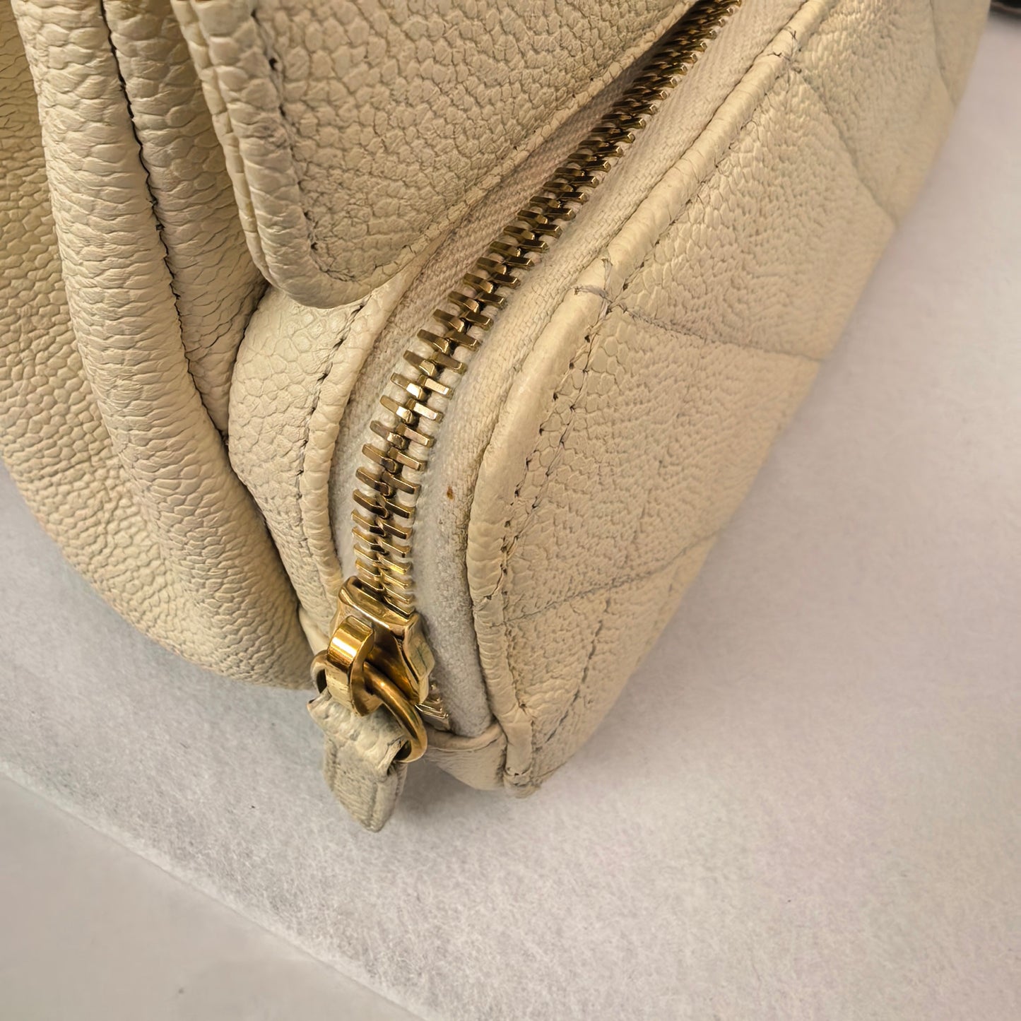 Chanel - Other - Leather - Beige - (medium)