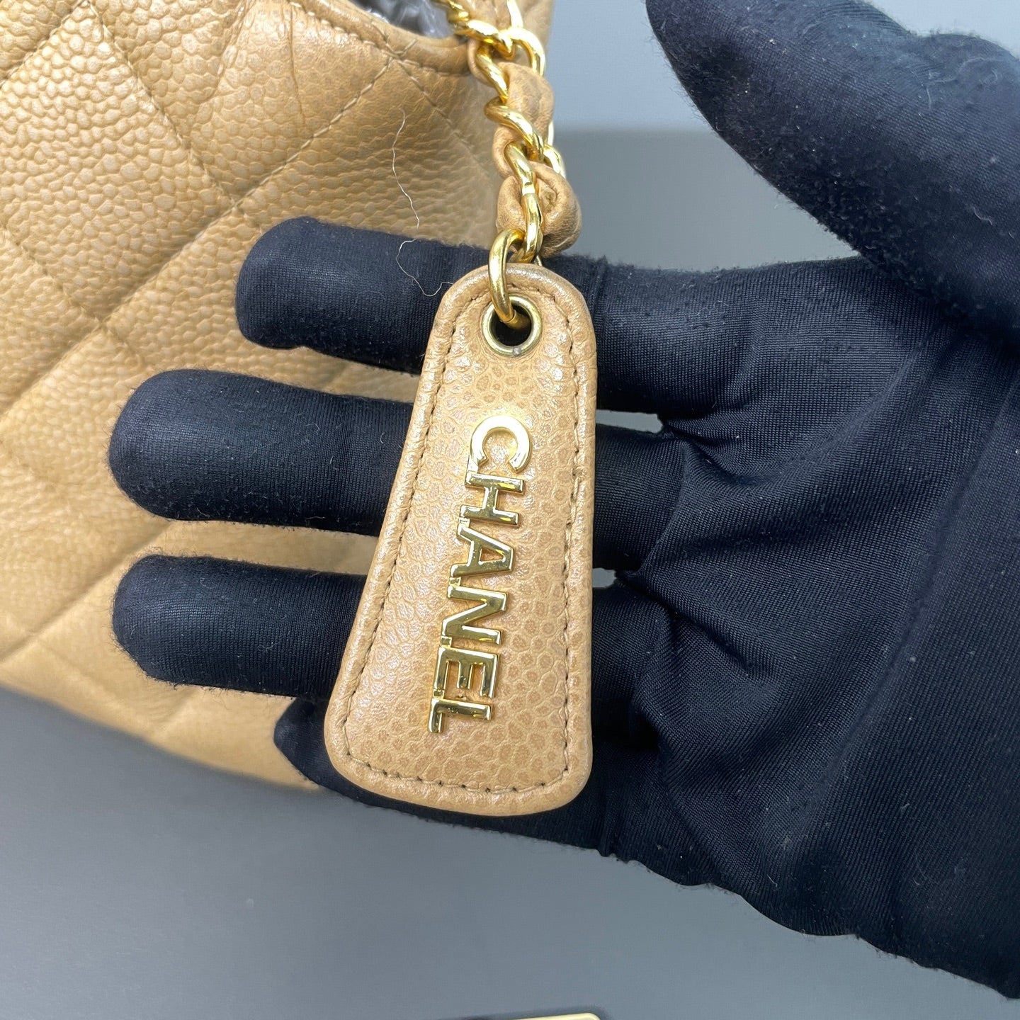 Chanel - Other - Leather - Beige - (medium)