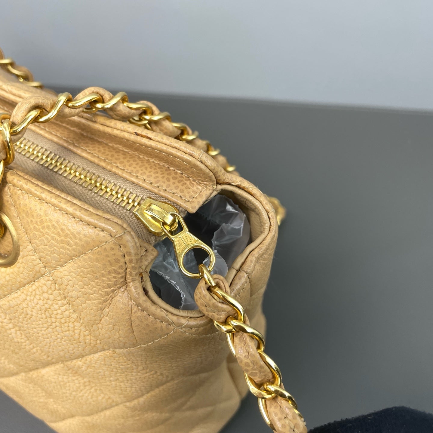 Chanel - Other - Leather - Beige - (medium)