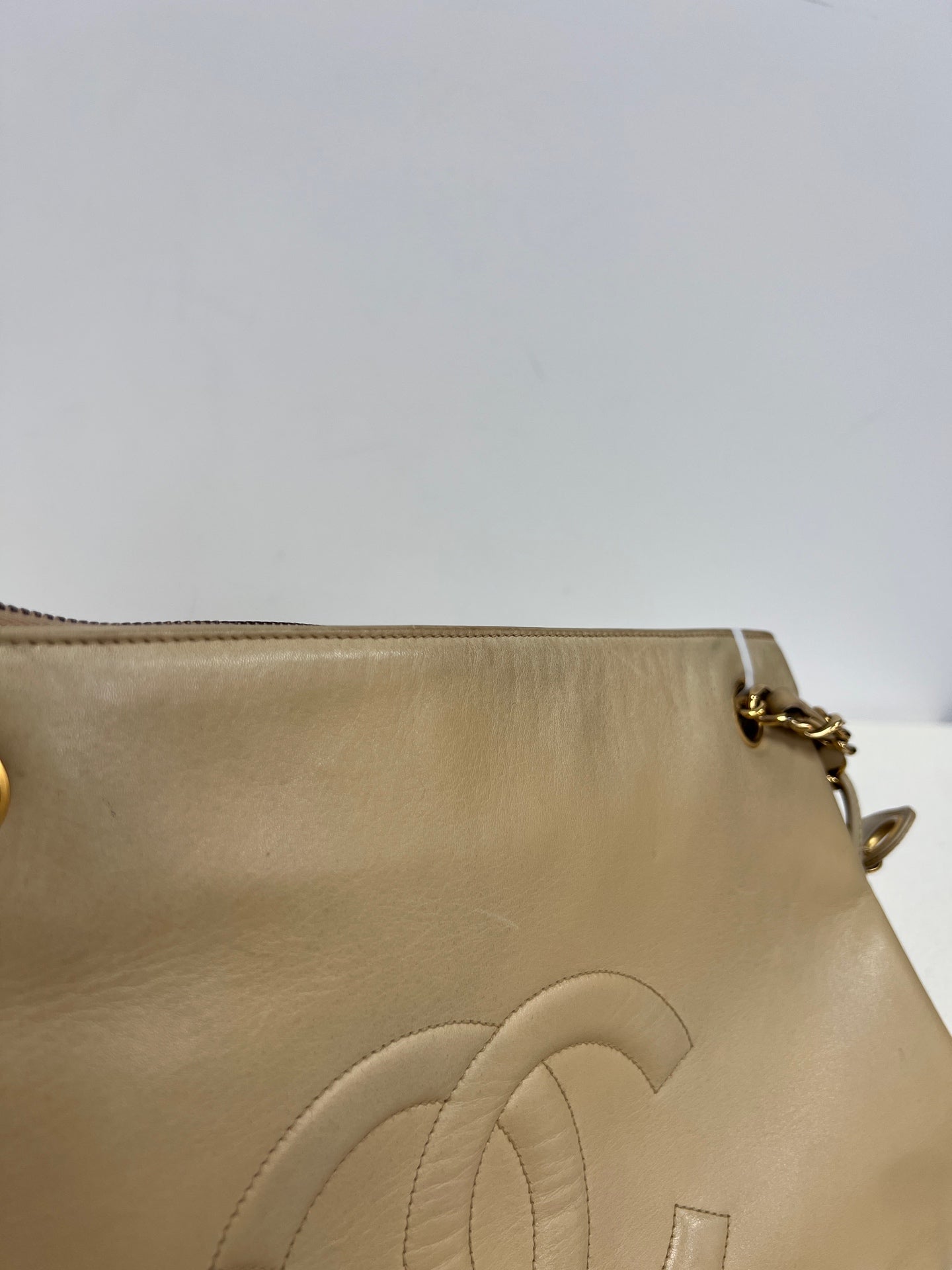 Chanel - Other - Leather - Beige - (medium)