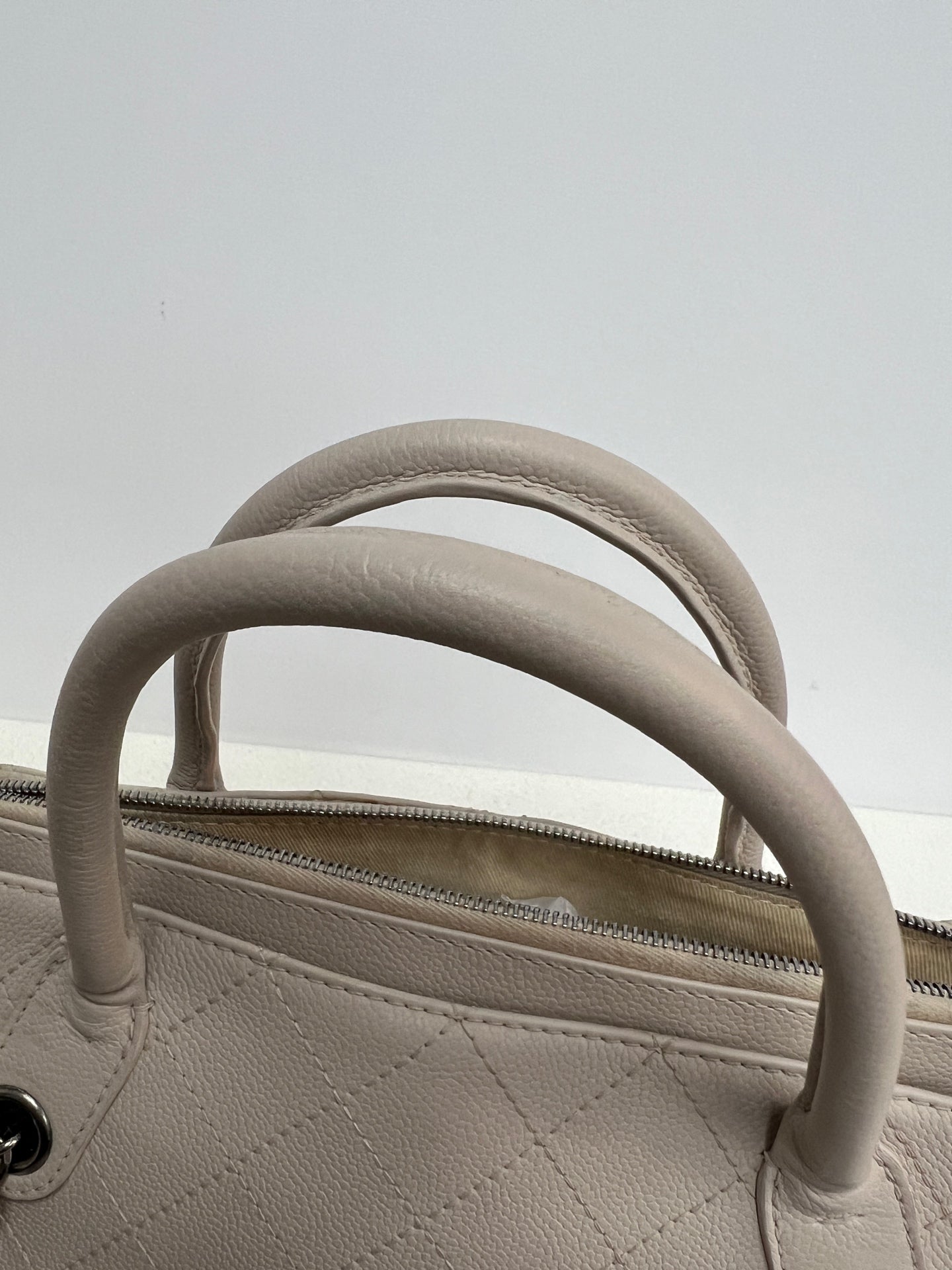 Chanel - Other - Leather - Beige - (medium)