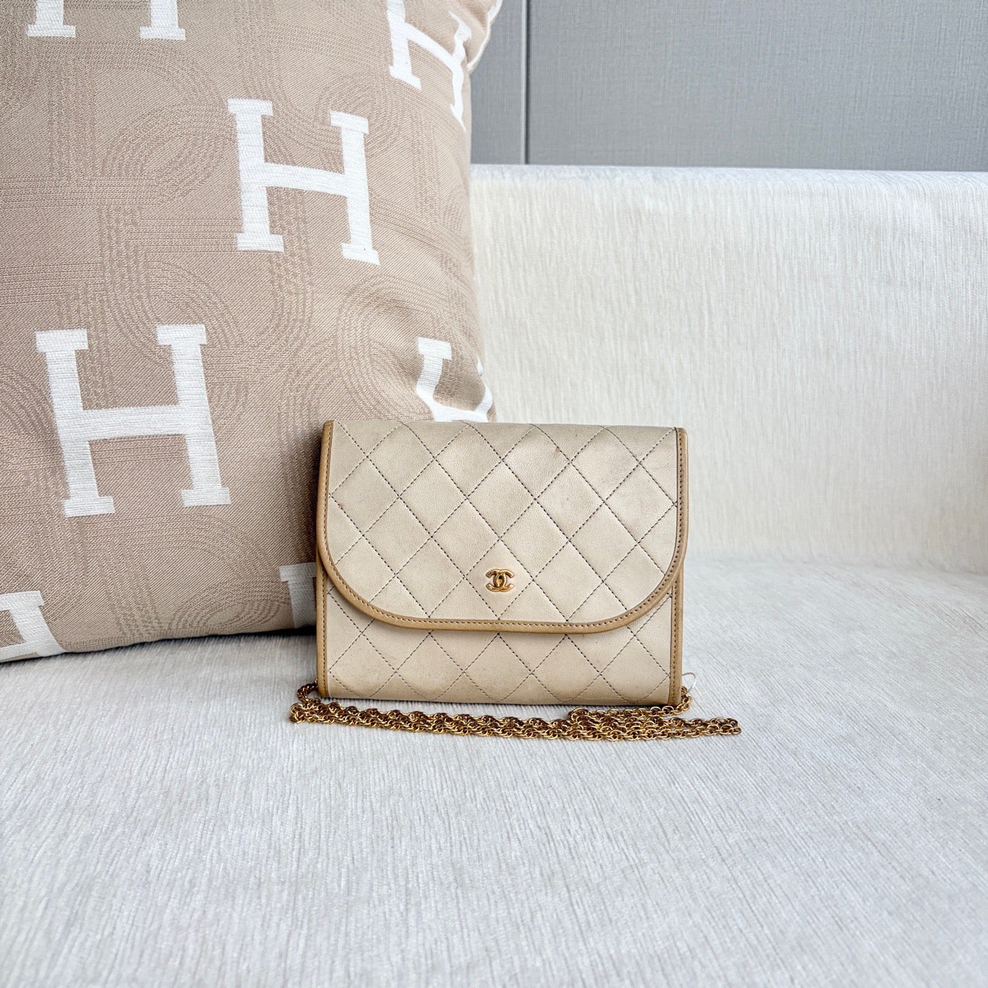 Chanel - Other - Leather - Beige - (mini)