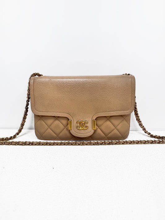 Chanel - Other - Leather - Beige - (mini)