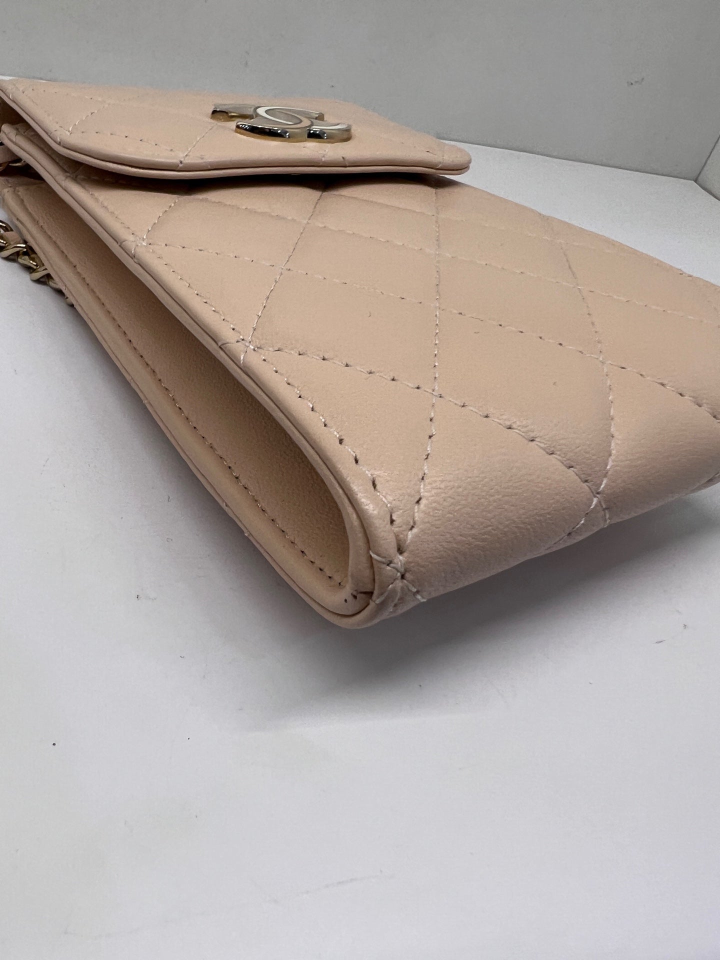Chanel - Other - Leather - Beige - (mini)