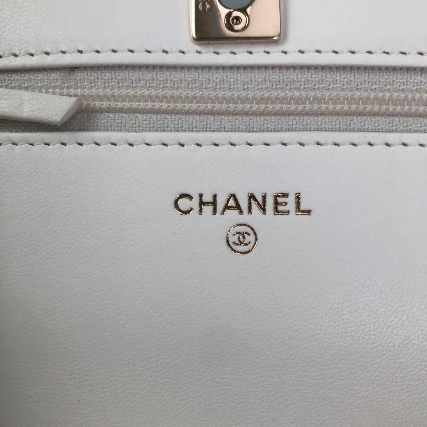 Chanel - Other - Leather - Beige - (mini)