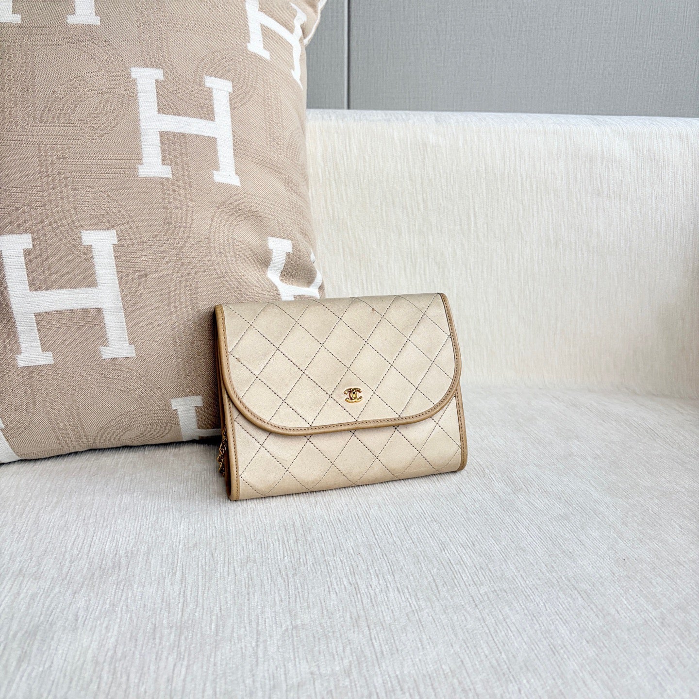 Chanel - Other - Leather - Beige - (mini)