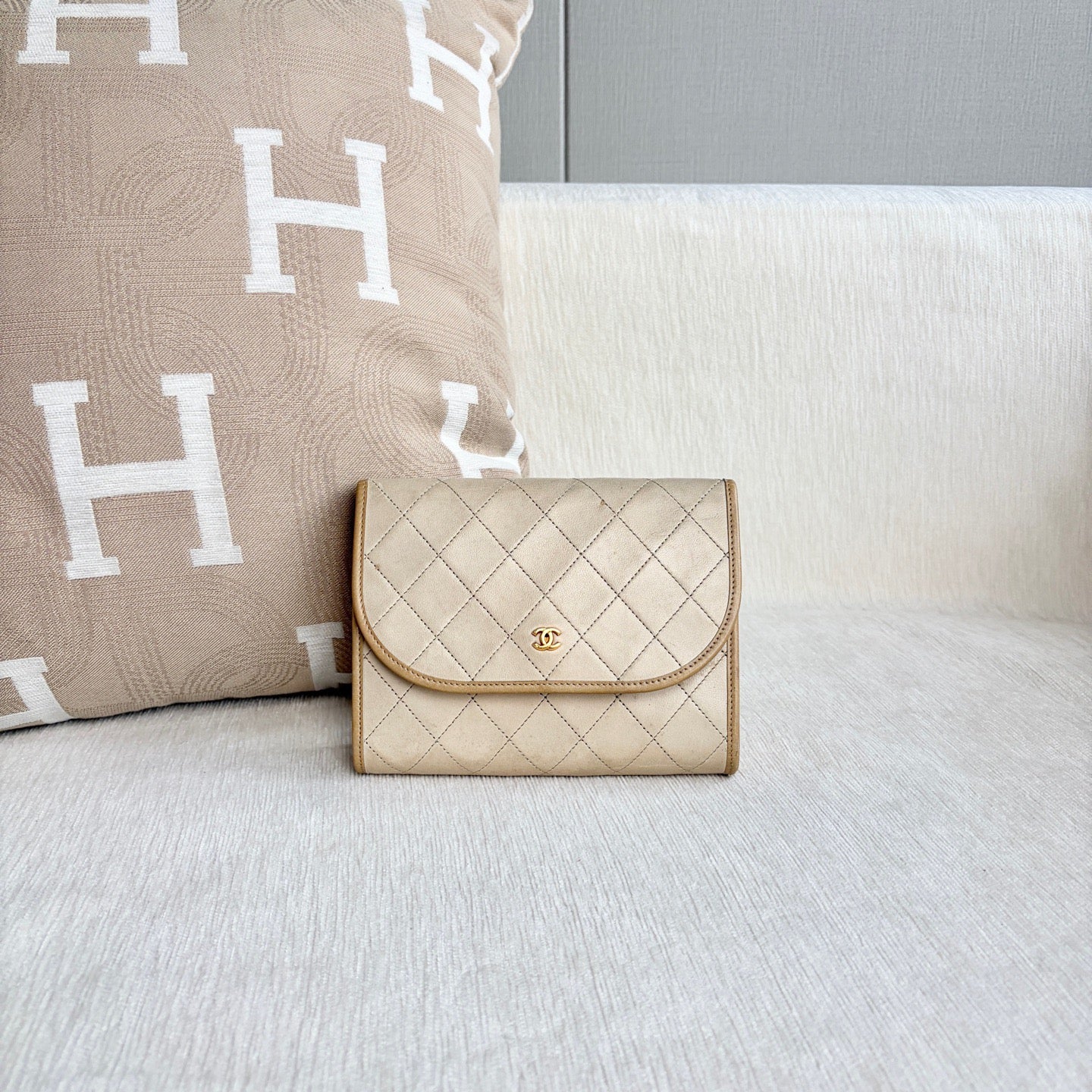 Chanel - Other - Leather - Beige - (mini)