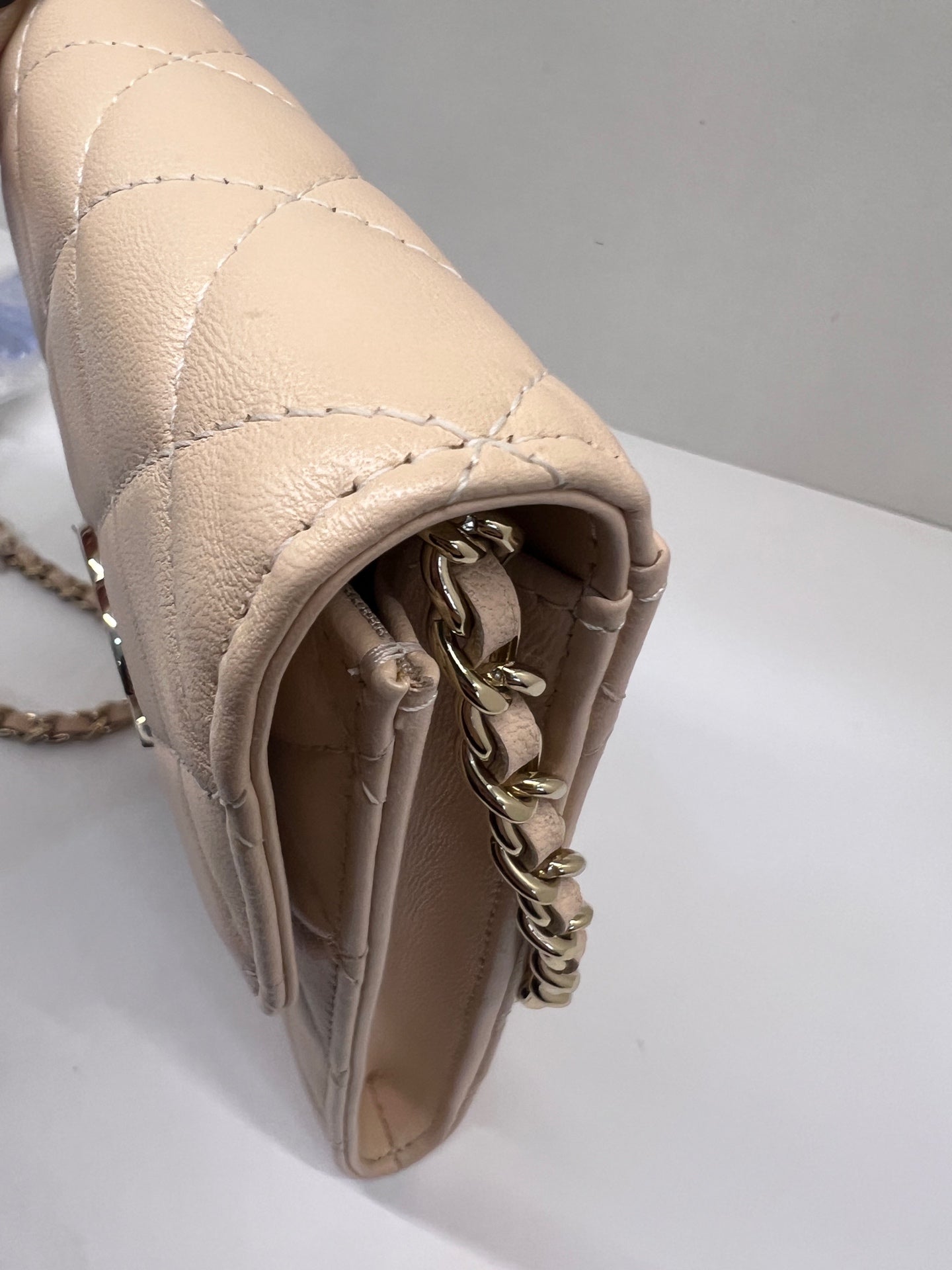 Chanel - Other - Leather - Beige - (mini)