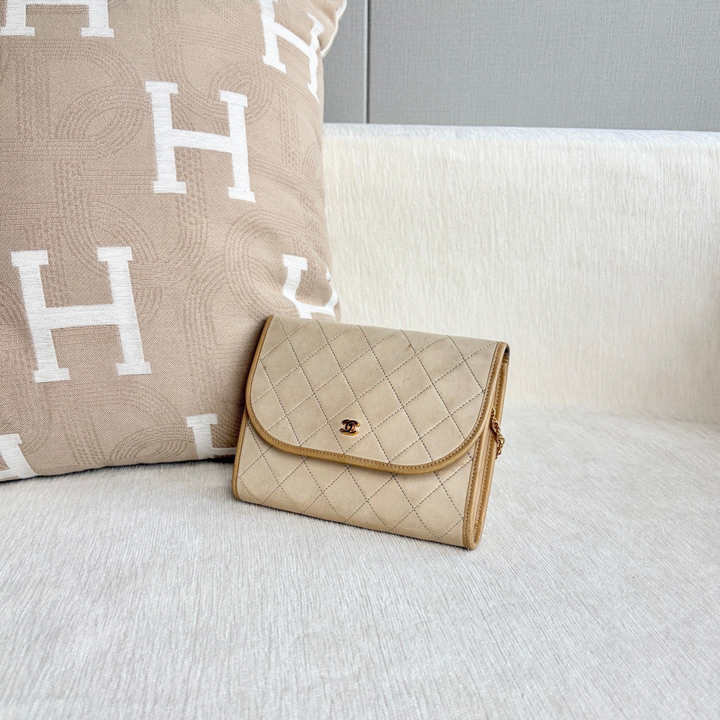 Chanel - Other - Leather - Beige - (mini)