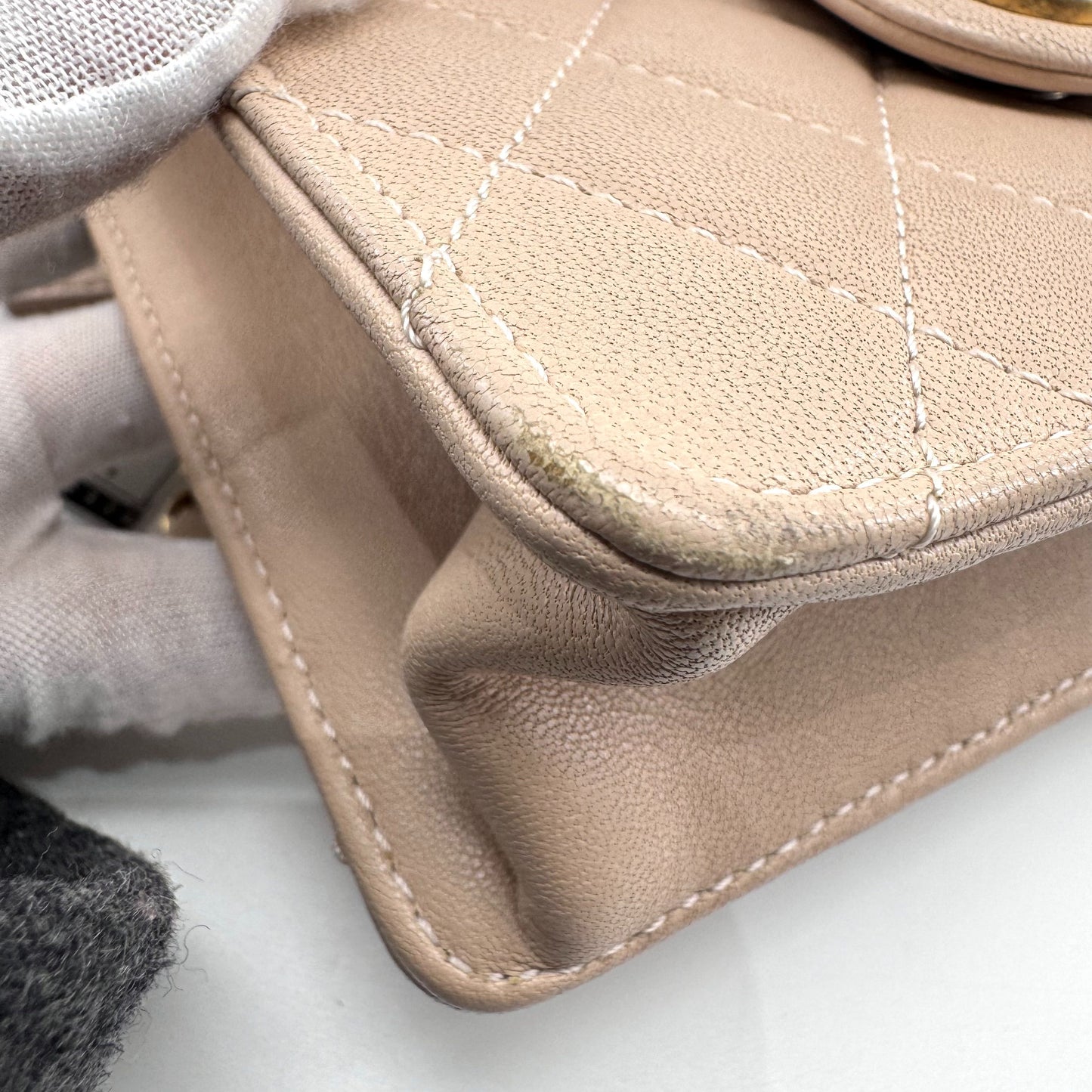 Chanel - Other - Leather - Beige - (mini)