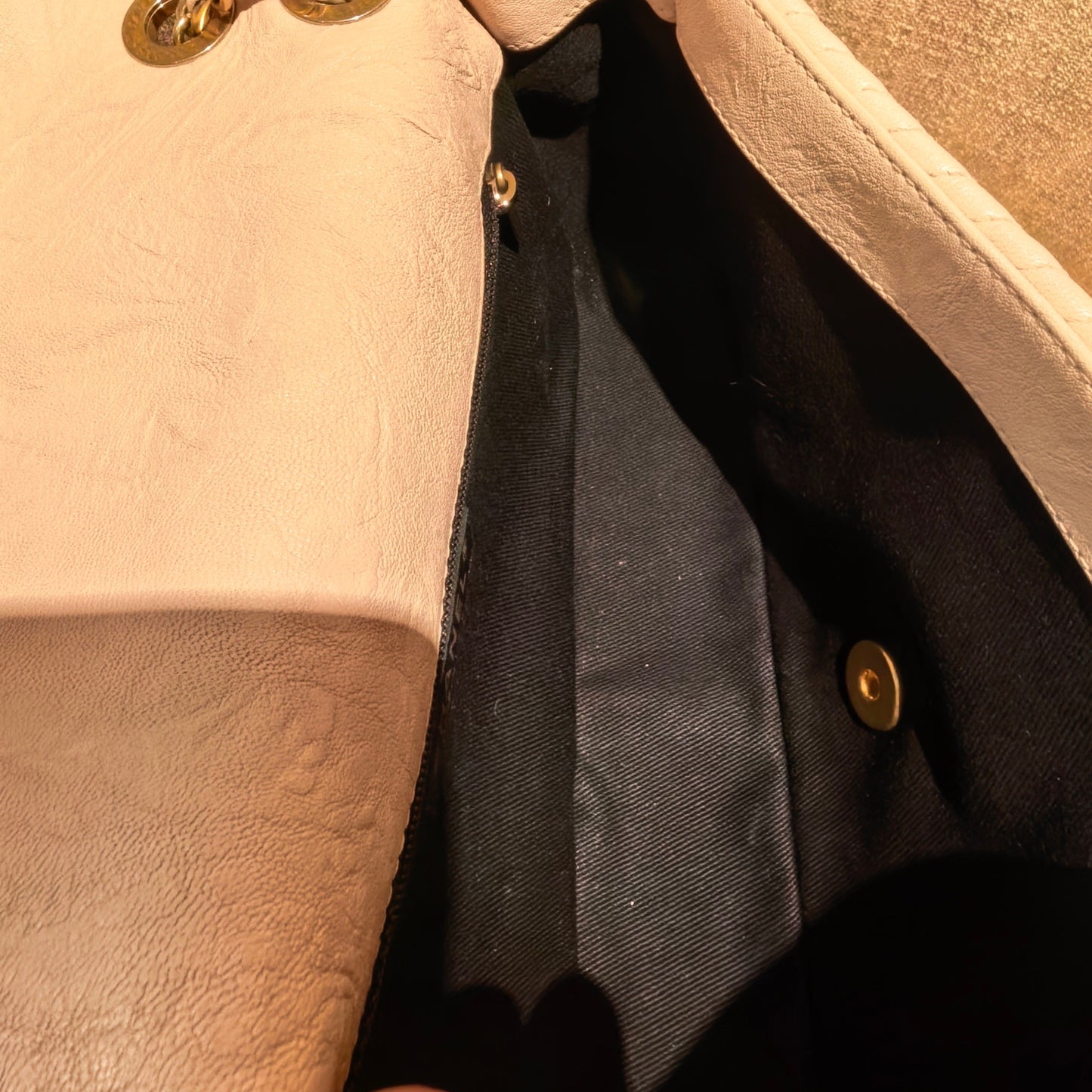 Chanel - Other - Leather - Beige - (mini)