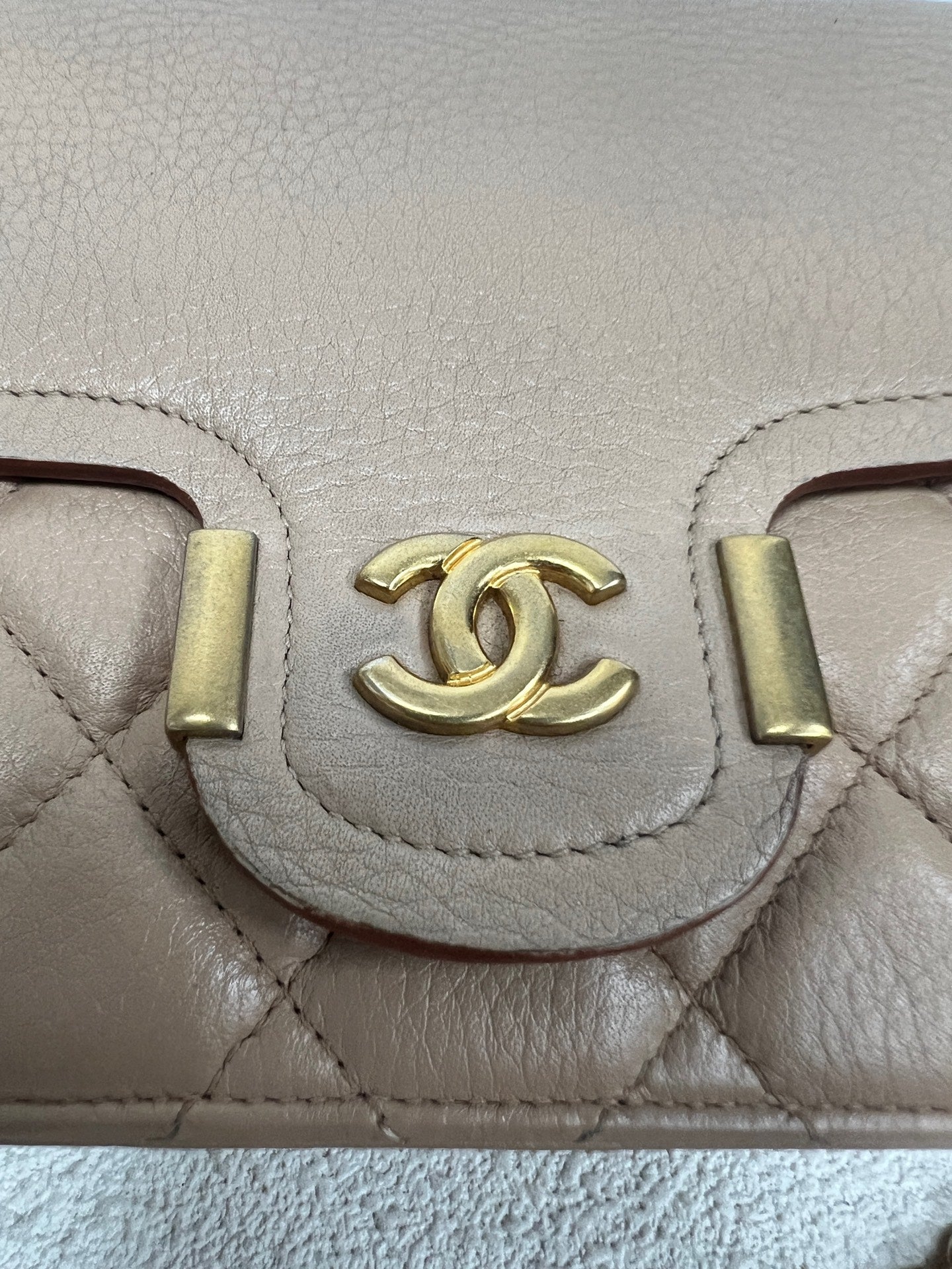 Chanel - Other - Leather - Beige - (mini)