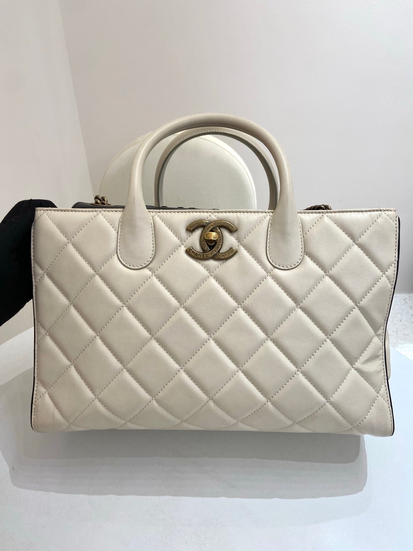 Chanel - Other - Leather - Beige - (Other)
