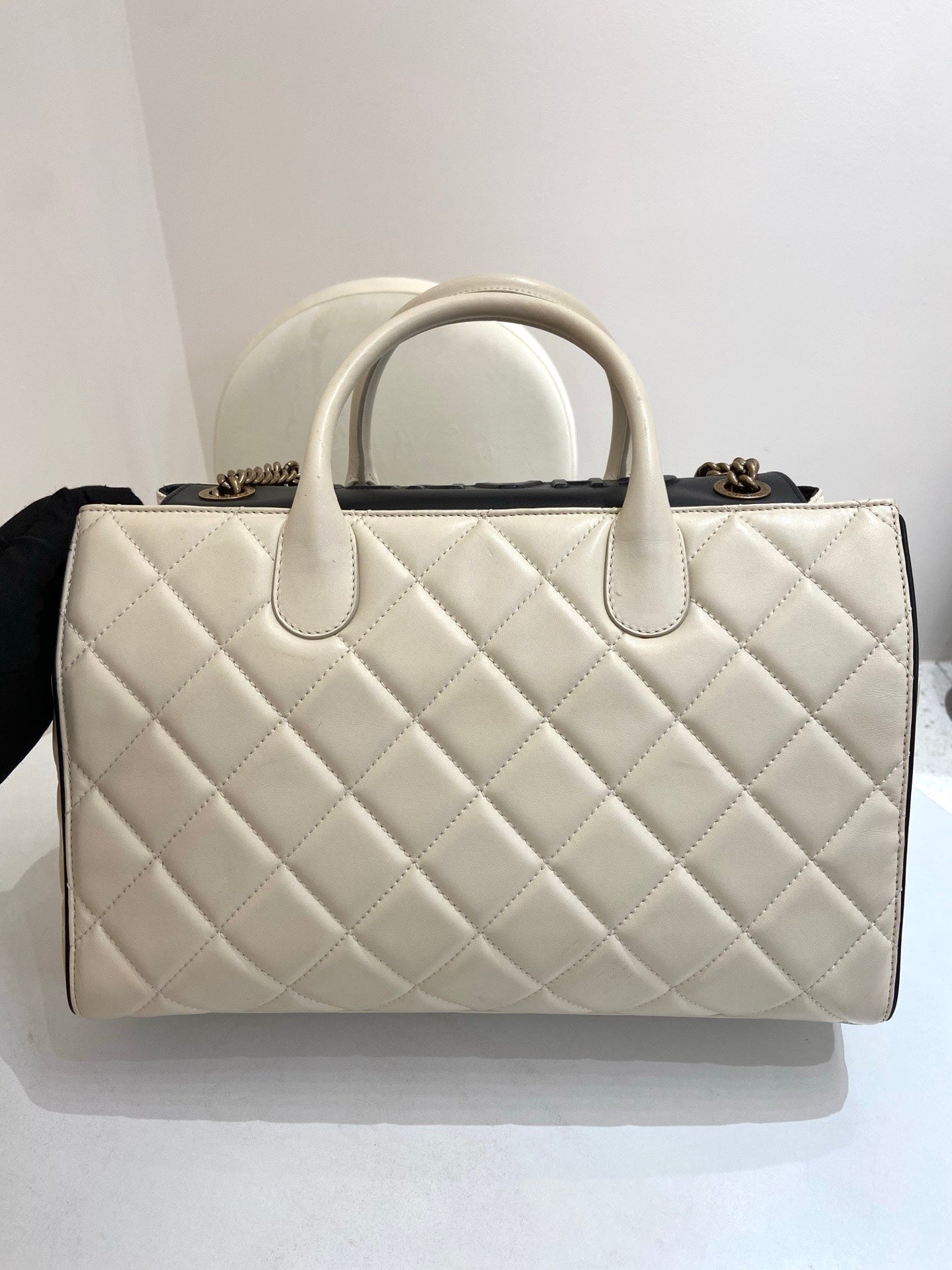 Chanel - Other - Leather - Beige - (Other)