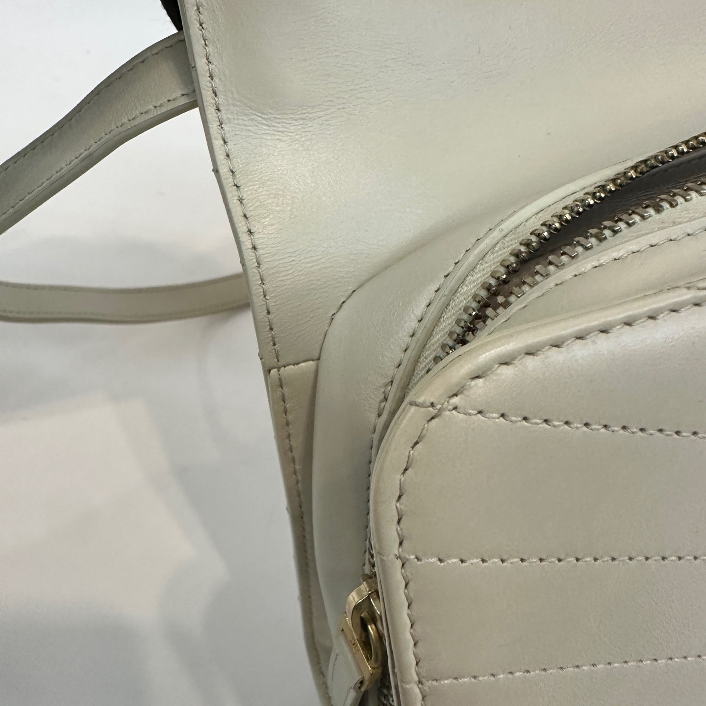 Chanel - Other - Leather - Beige - (Small)