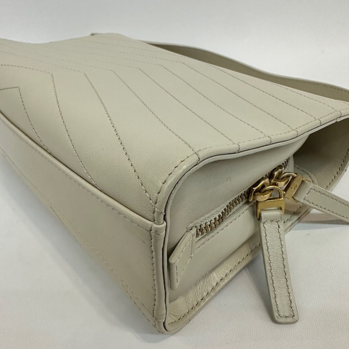 Chanel - Other - Leather - Beige - (Small)