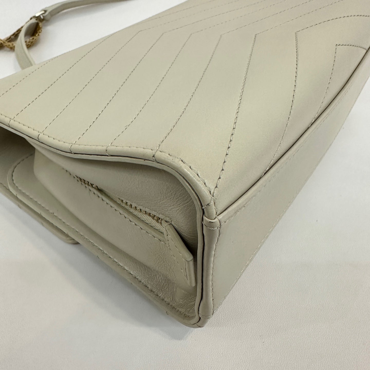 Chanel - Other - Leather - Beige - (Small)