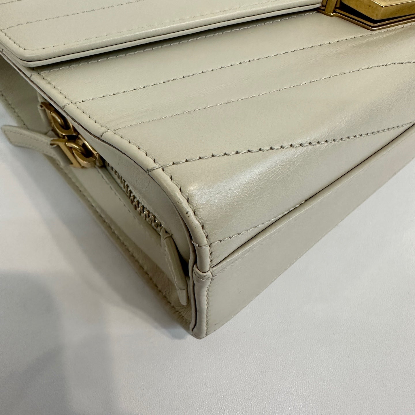 Chanel - Other - Leather - Beige - (Small)