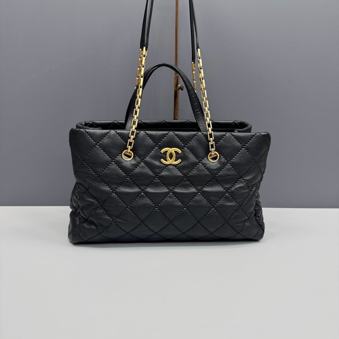 Chanel - Other - Leather - Black - (large)