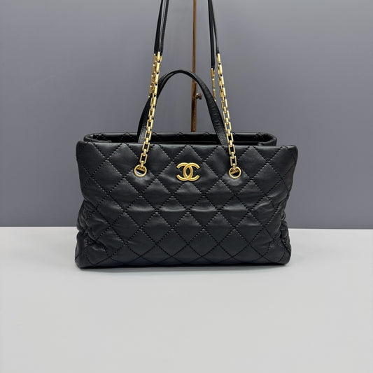 Chanel - Other - Leather - Black - (large)