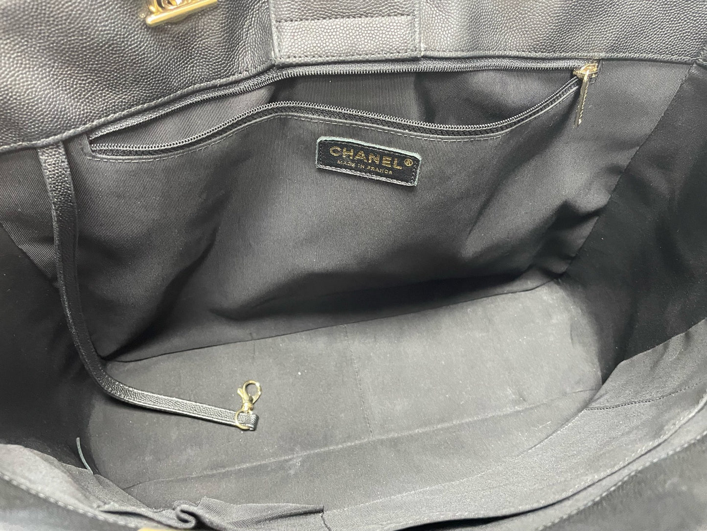 Chanel - Other - Leather - Black - (Large)