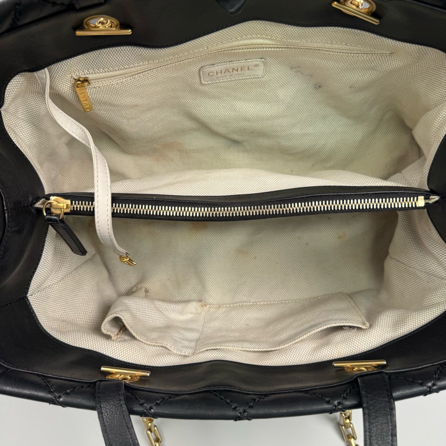 Chanel - Other - Leather - Black - (large)