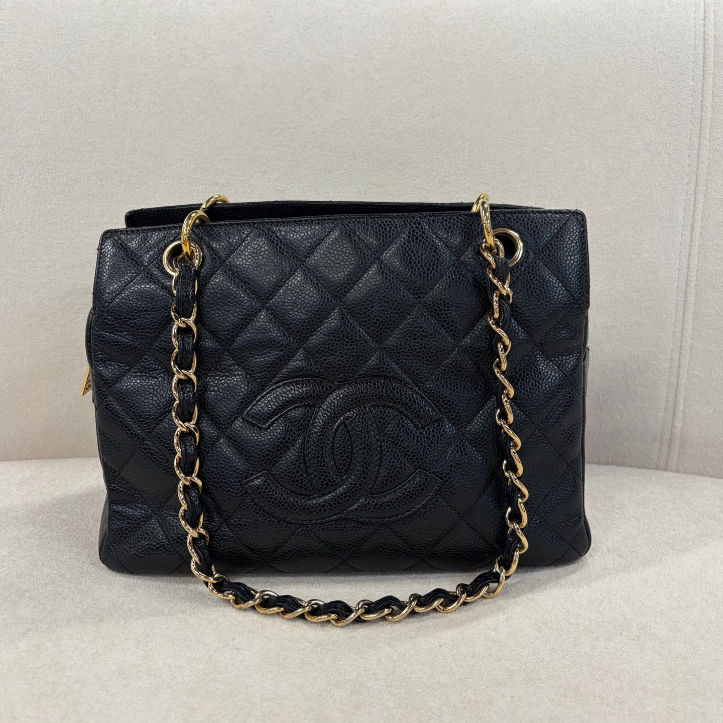 Chanel - Other - Leather - Black - (medium)