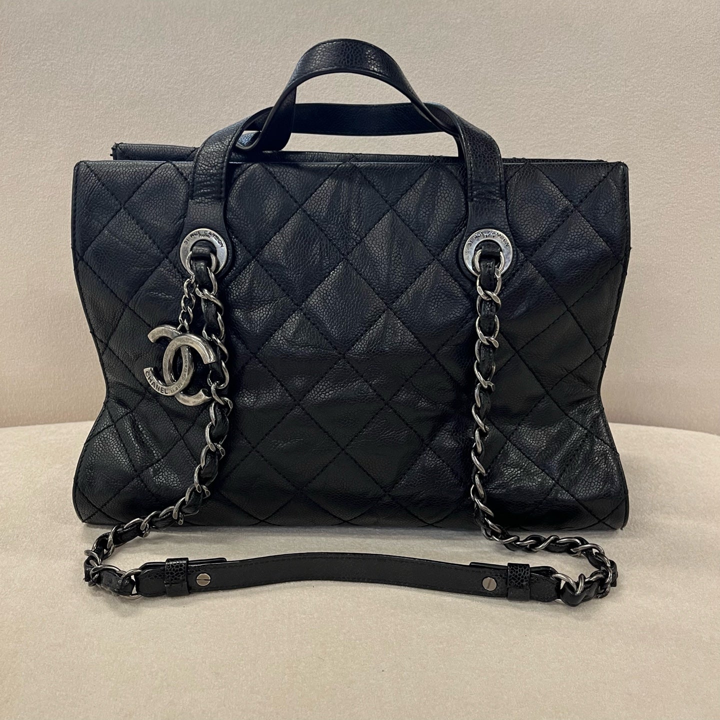 Chanel - Other - Leather - Black - (medium)