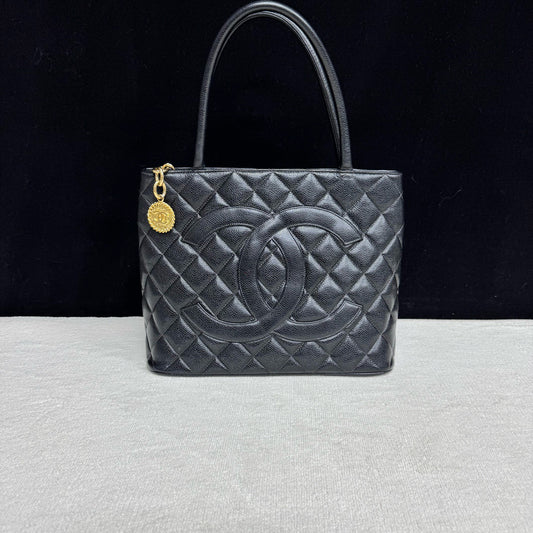 Chanel - Other - Leather - Black - (medium)