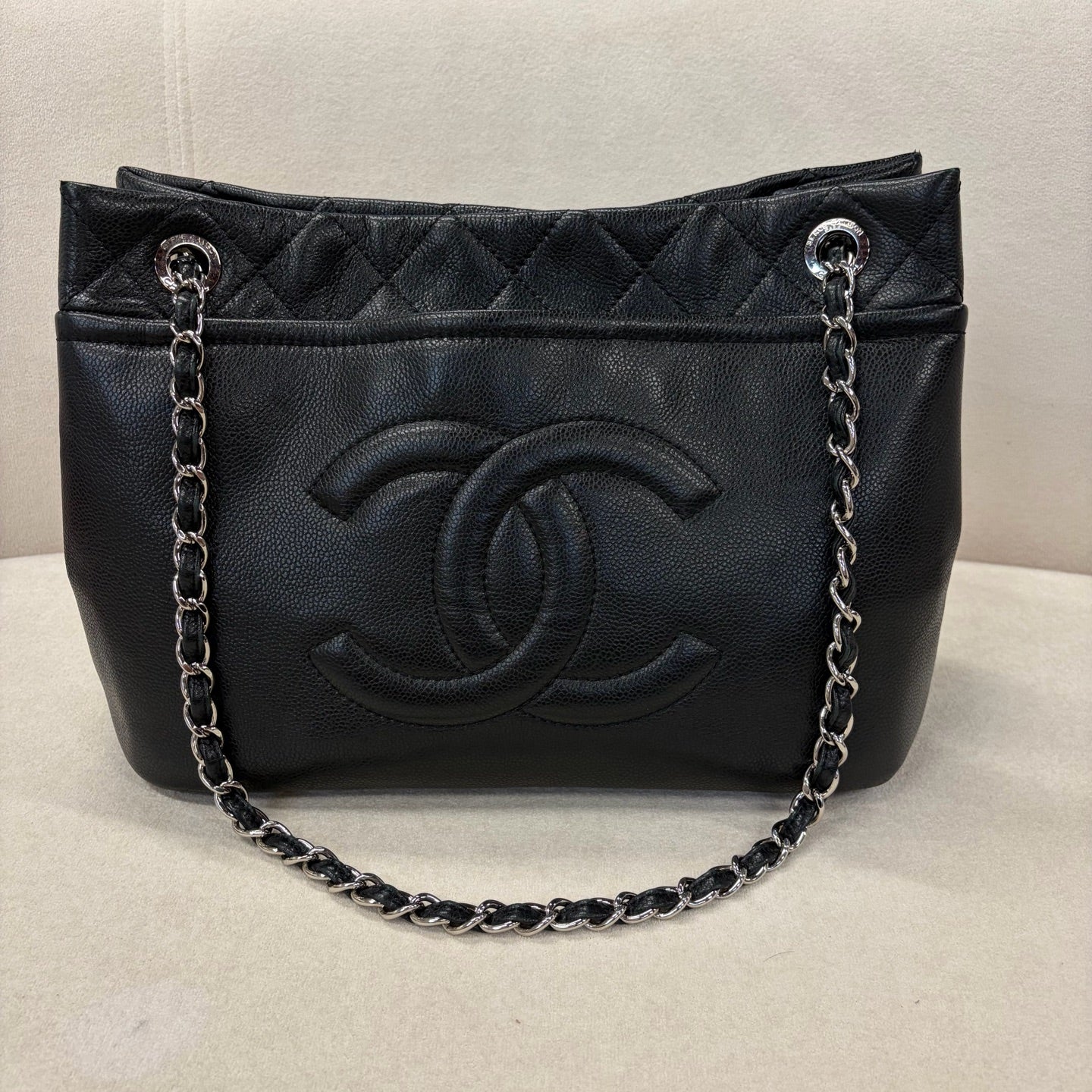 Chanel - Other - Leather - Black - (medium)