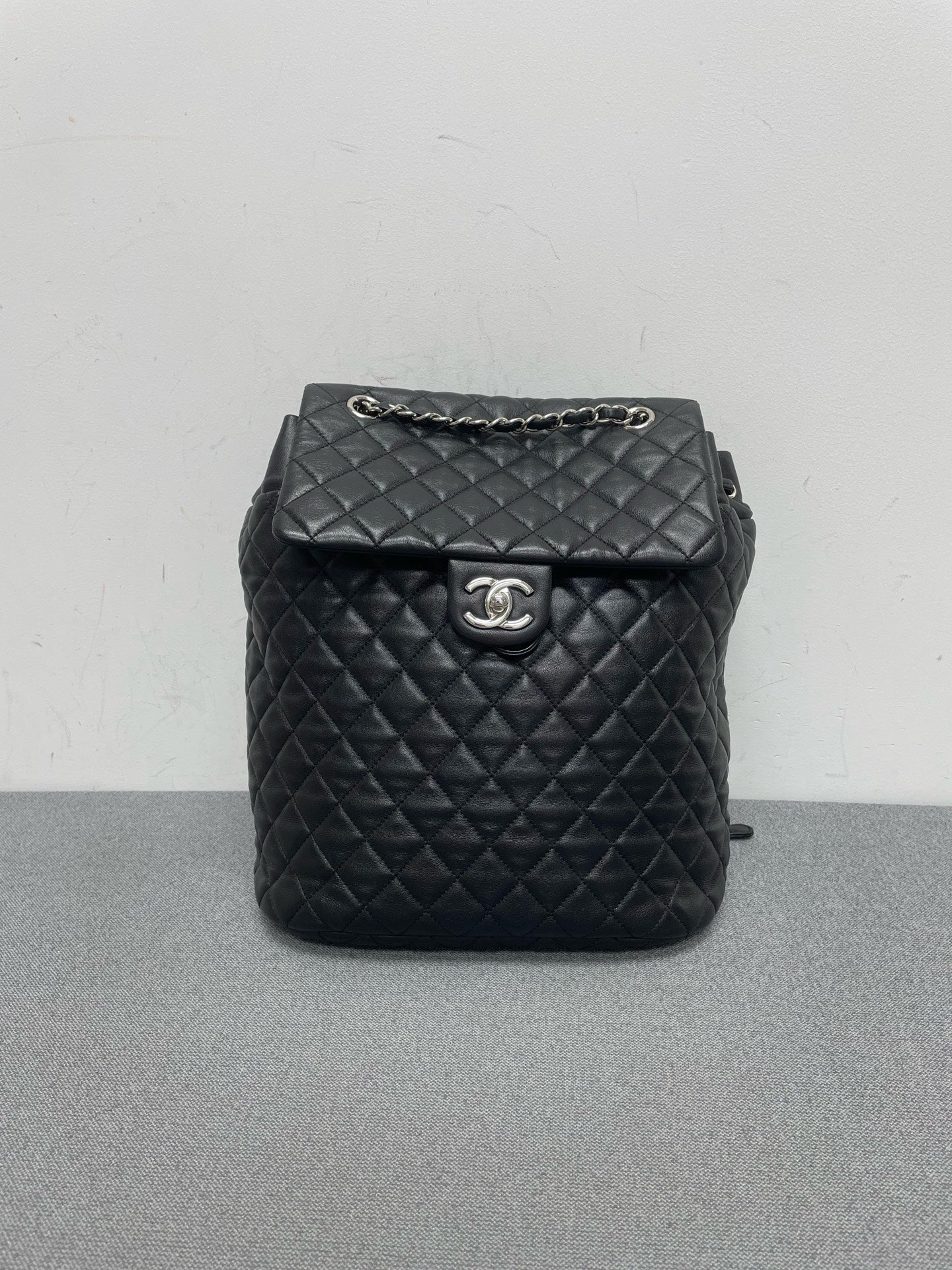 Chanel - Other - Leather - Black - (medium)