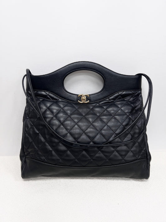 Chanel - Other - Leather - Black - (medium)
