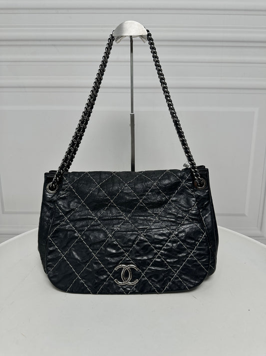 Chanel - Other - Leather - Black - (medium)