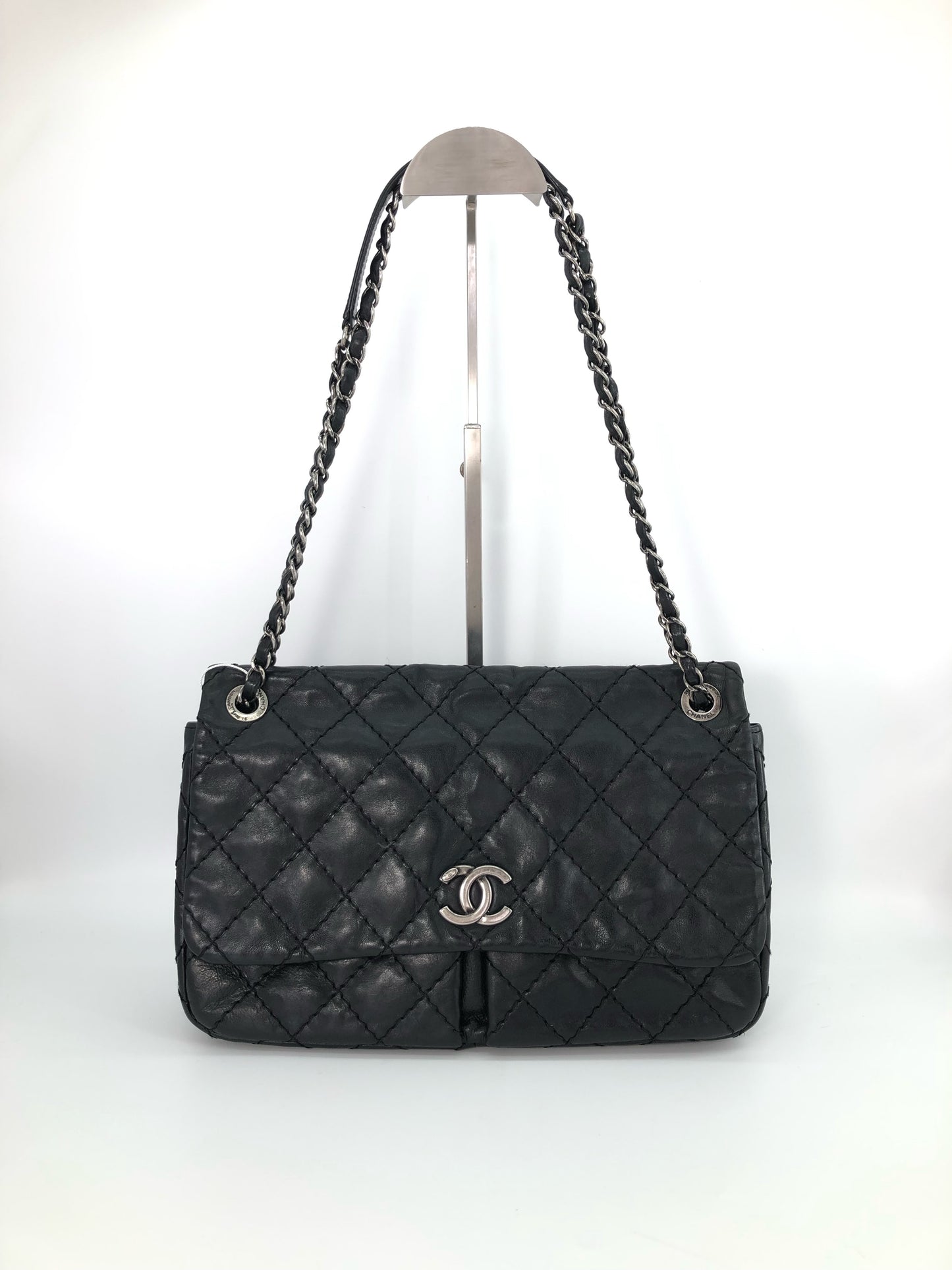 Chanel - Other - Leather - Black - (medium)
